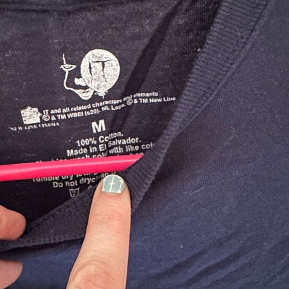 Pennywise the Clown T-Shirt - Picture 3 of 5